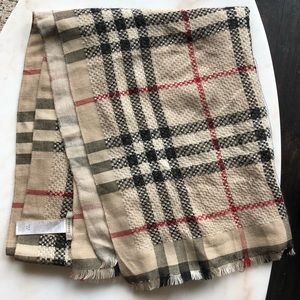 Authentic Burberry silk/cashmere scarf Novacheck